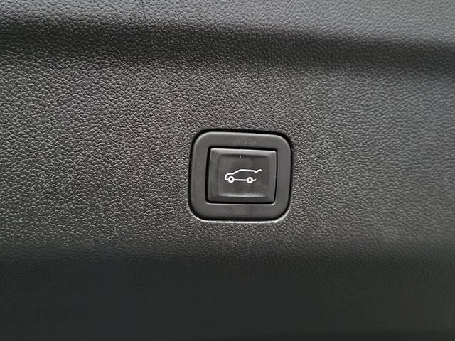 Used 2023 Black Chevrolet High Country image 33