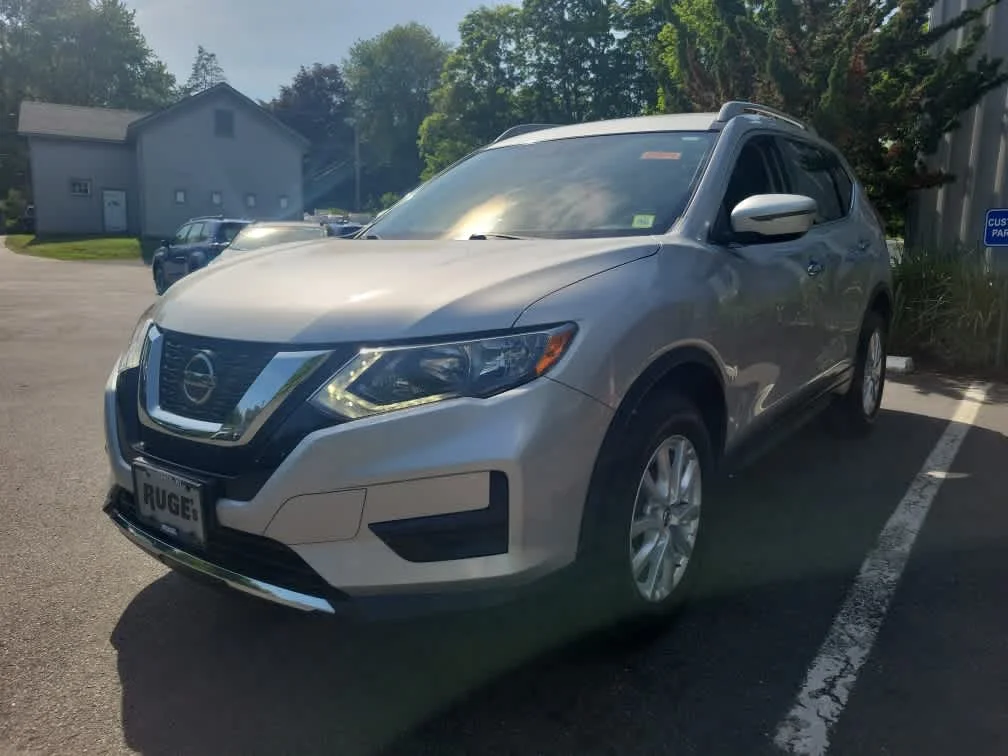 Used 2018 Brilliant Silver Nissan SV image 7