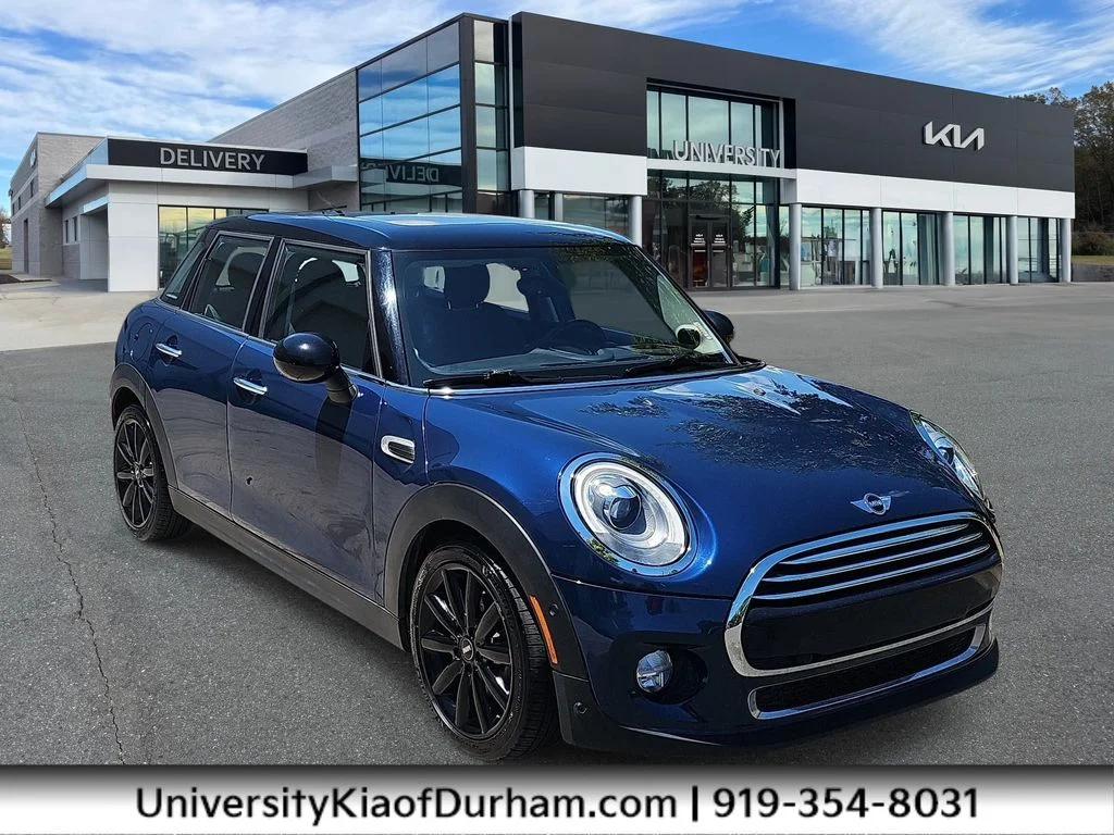 Used 2018 Blue MINI Base image 1