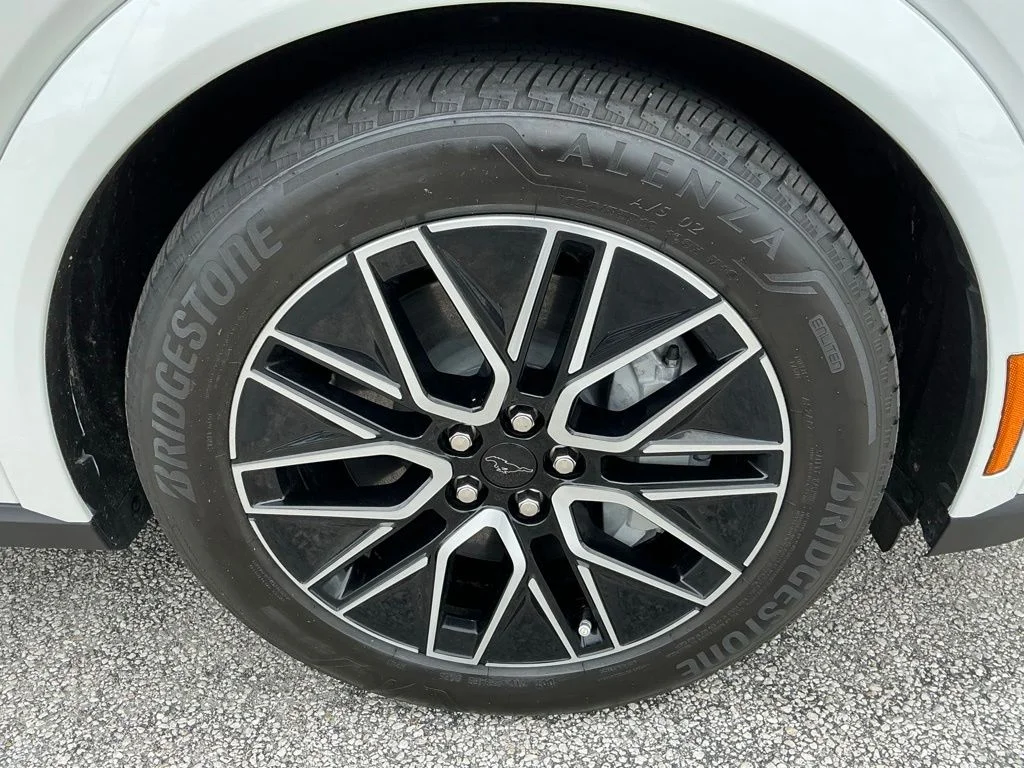 Used 2025 White Ford Premium image 24