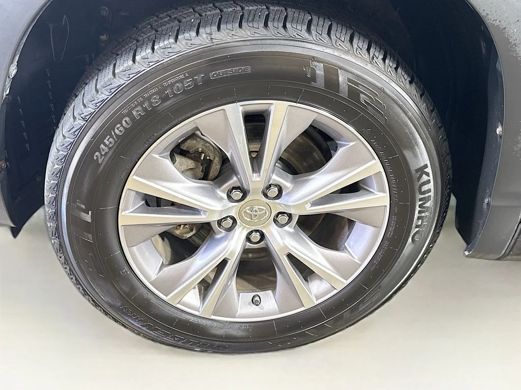 Used 2014 Black Toyota LE Plus V6 image 40