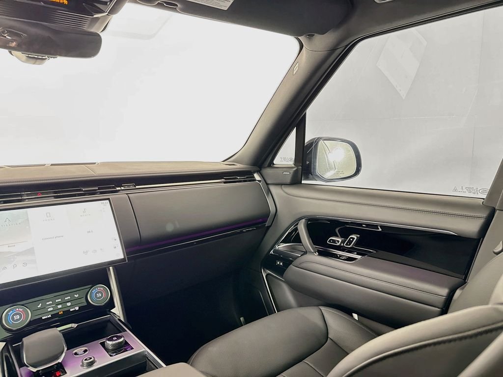 Used 2023 Gray Land Rover SE image 25