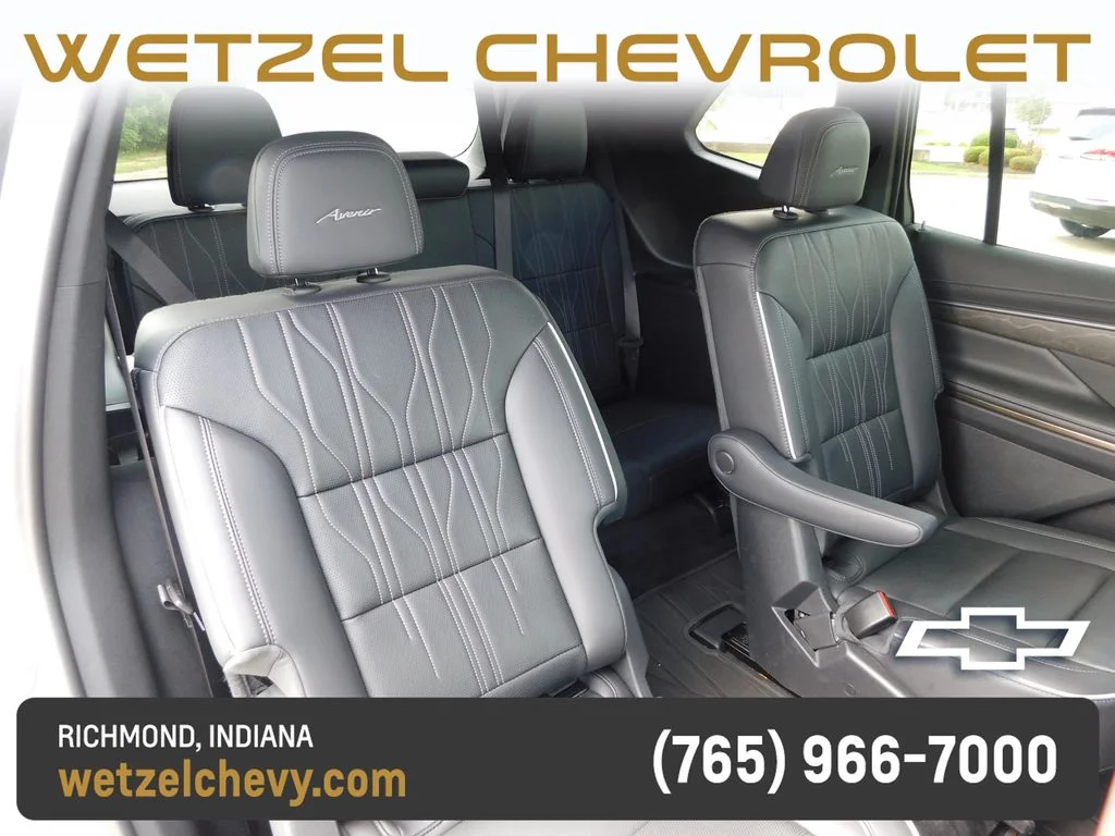 Used 2025 Gray Buick Avenir image 23