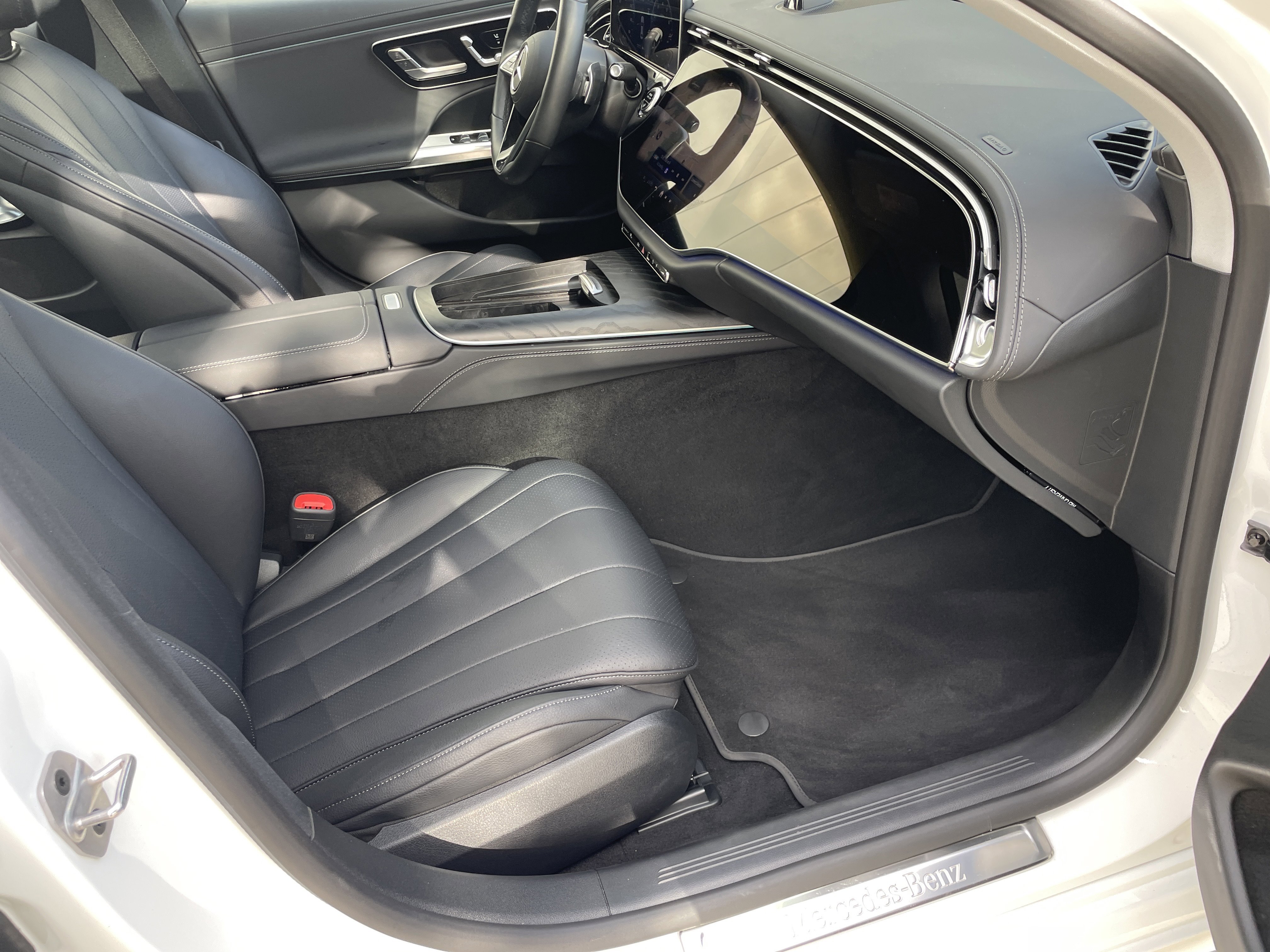 Certified Used 2025 Polar White Mercedes-Benz E 350 RWD Sedan image 49