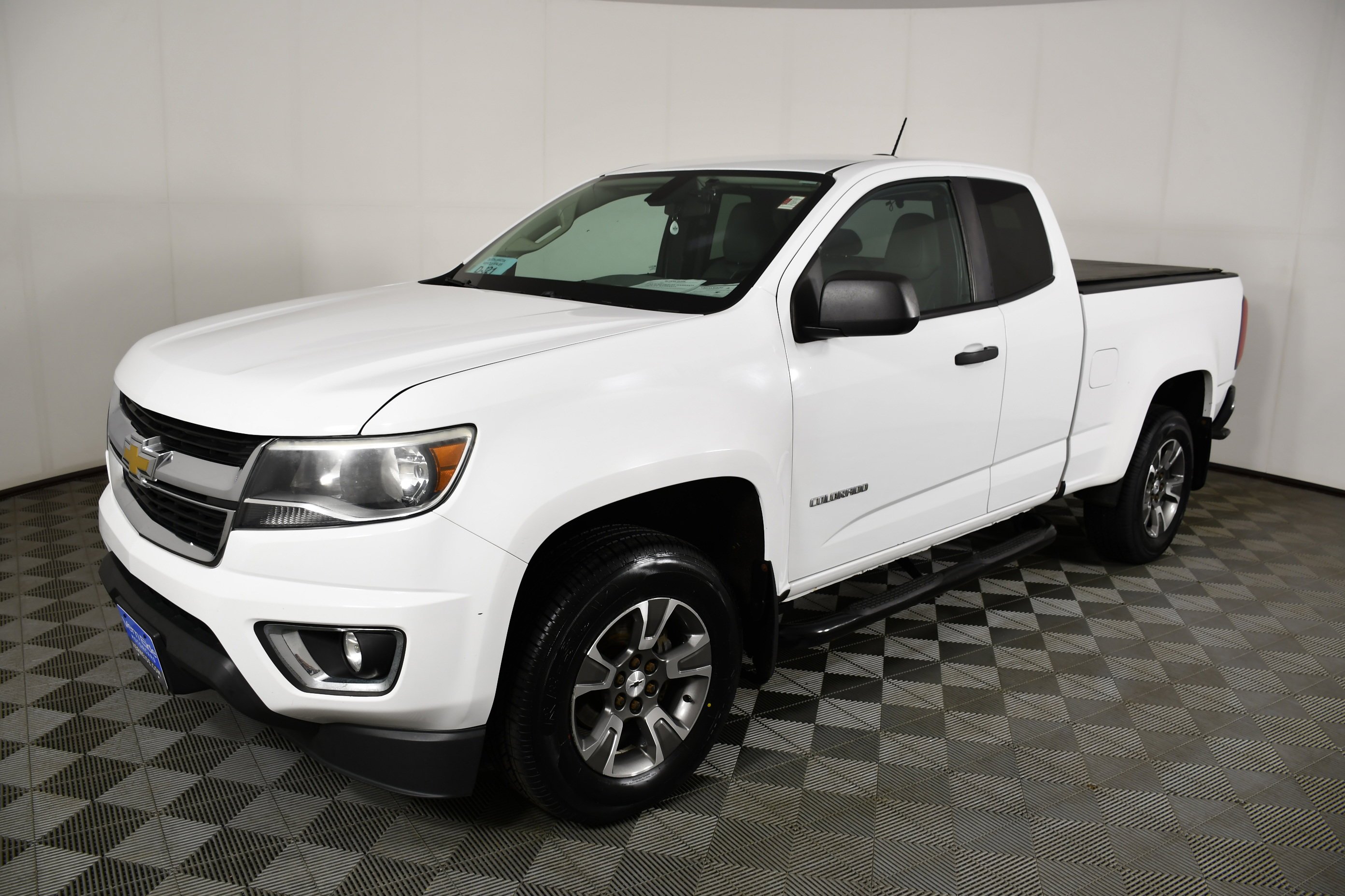 Used 2015 Summit White Chevrolet 2WD WT image 10