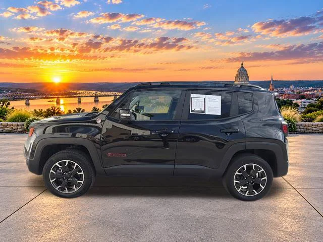Used 2023 Black Jeep Trailhawk image 7