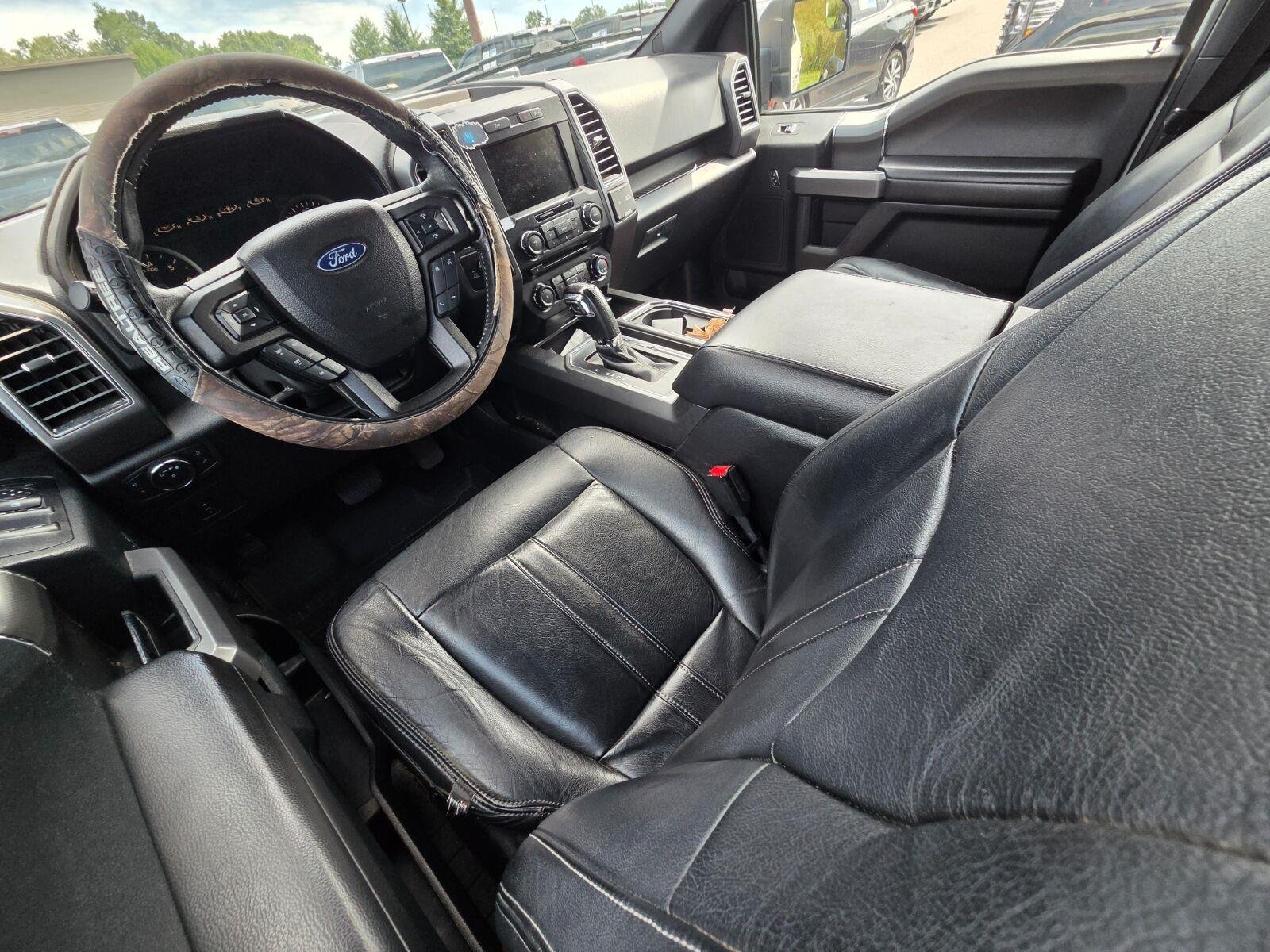 Used 2017 Oxford White Ford XLT image 9