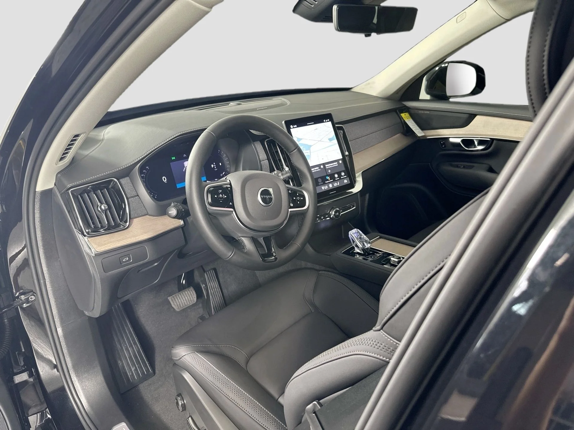2026 Volvo XC90 Plus - Photo 10