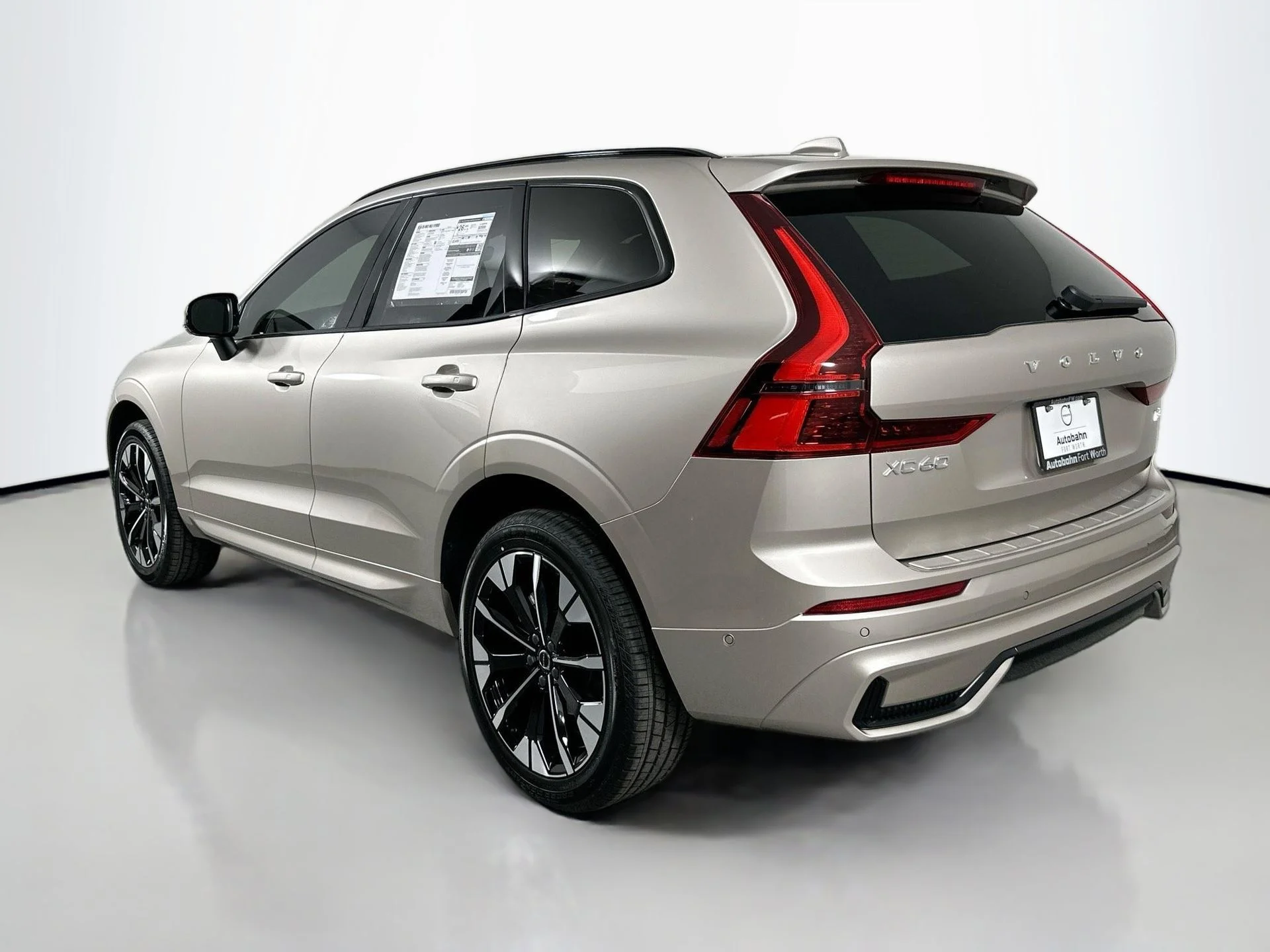 New 2026 Bright Dusk Volvo Plus image 7