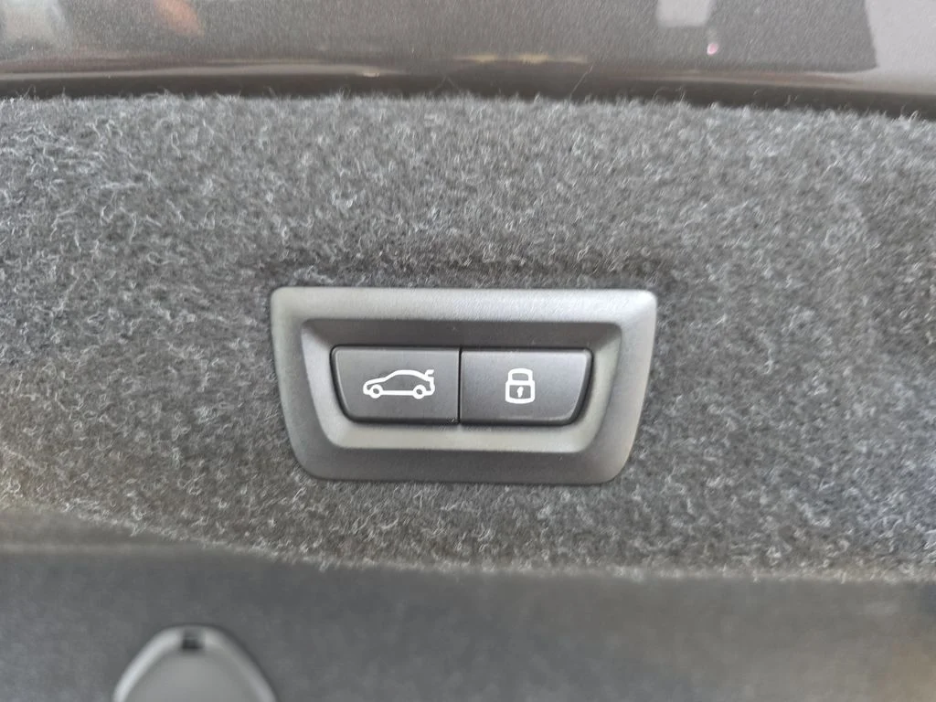 Used 2026 Dark Graphite Metallic BMW 530i xDrive image 31