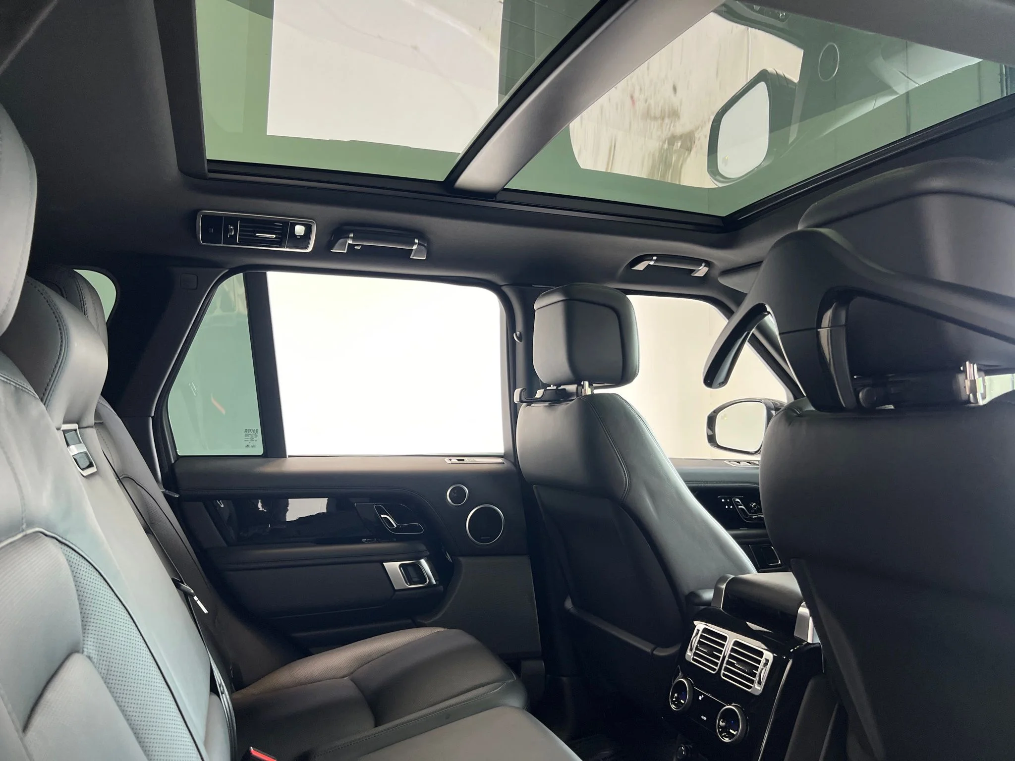 Used 2020 Gray Land Rover HSE image 14