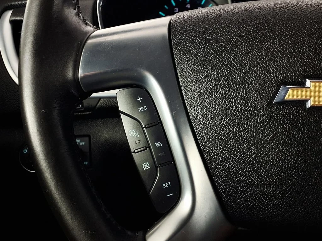 Used 2016 IRIDESCENT PEARL TRICOAT Chevrolet LTZ image 20