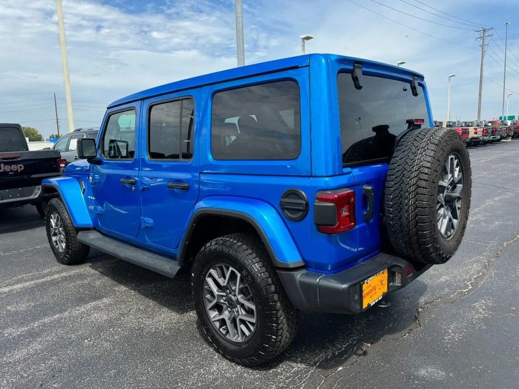 Used 2024 Blue Jeep Sahara image 5