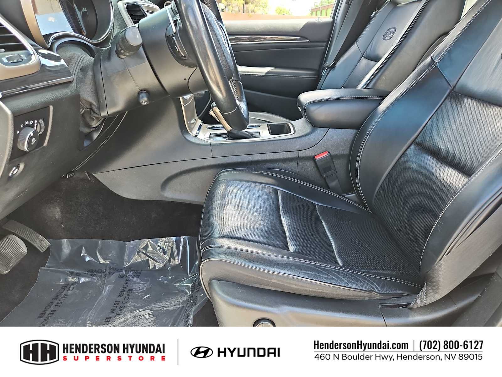 Used 2017 Ivory 3-Coat Jeep Overland image 17