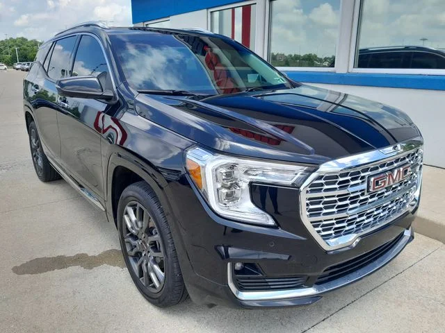 Used 2024 Black GMC Denali image 3