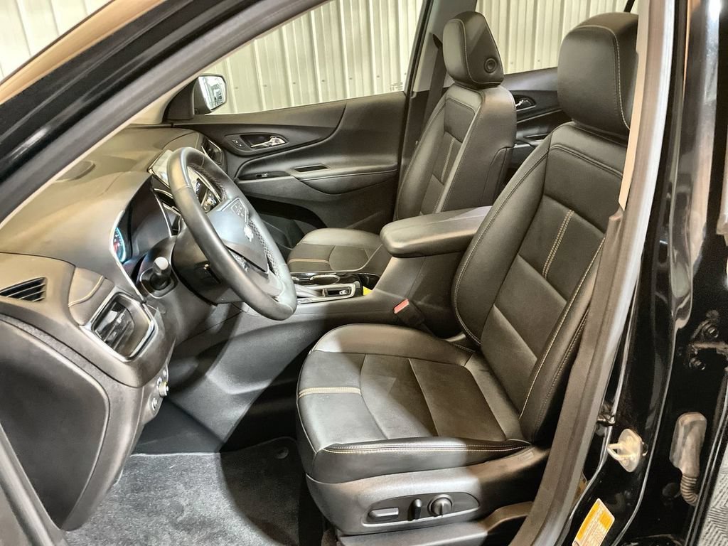 Used 2024 Mosaic Black Metallic Chevrolet Premier image 18