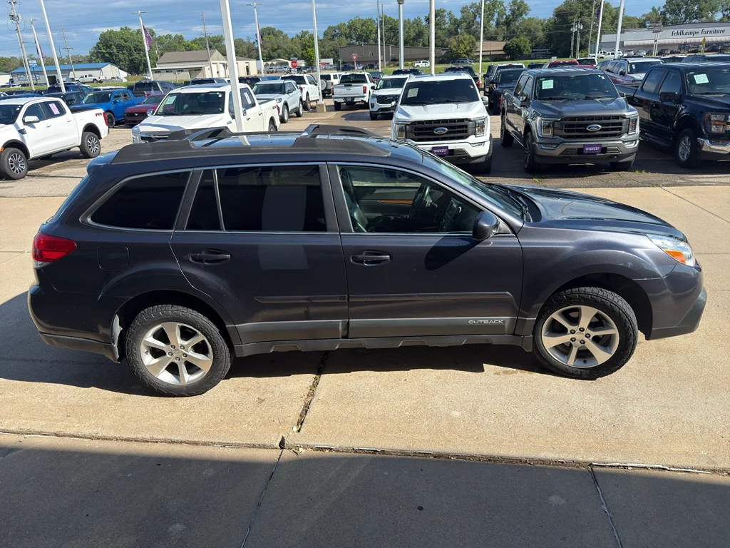 Used 2013  Subaru 2.5i Limited image 8