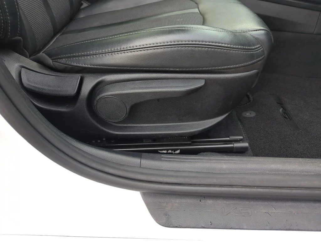 Used 2023 White Kia GT-Line image 38