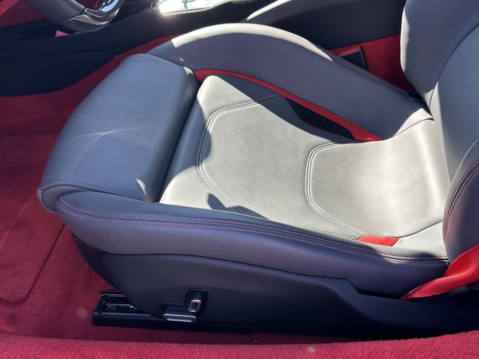 Used 2025 Bianco Cervino Ferrari  image 10