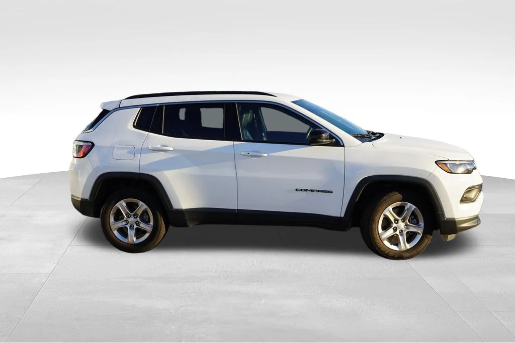 Certified 2024 Jeep Compass Latitude with VIN 3C4NJDBN6RT607197 for sale in Lakeville, MN