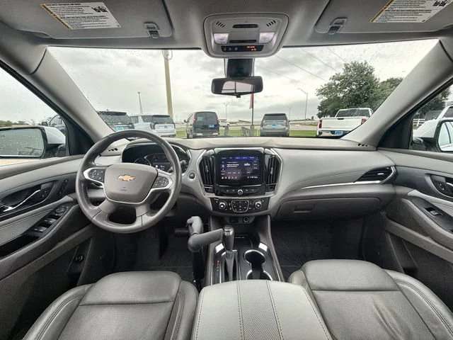 Used 2020 SILVER ICE METALLIC Chevrolet Premier image 19