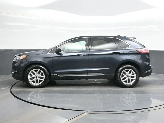 Used 2022 Blue Ford SEL image 4