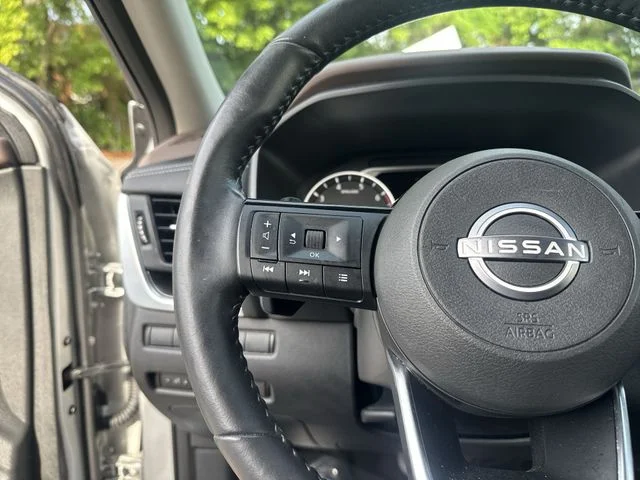 Used 2023 Silver Nissan SV image 17