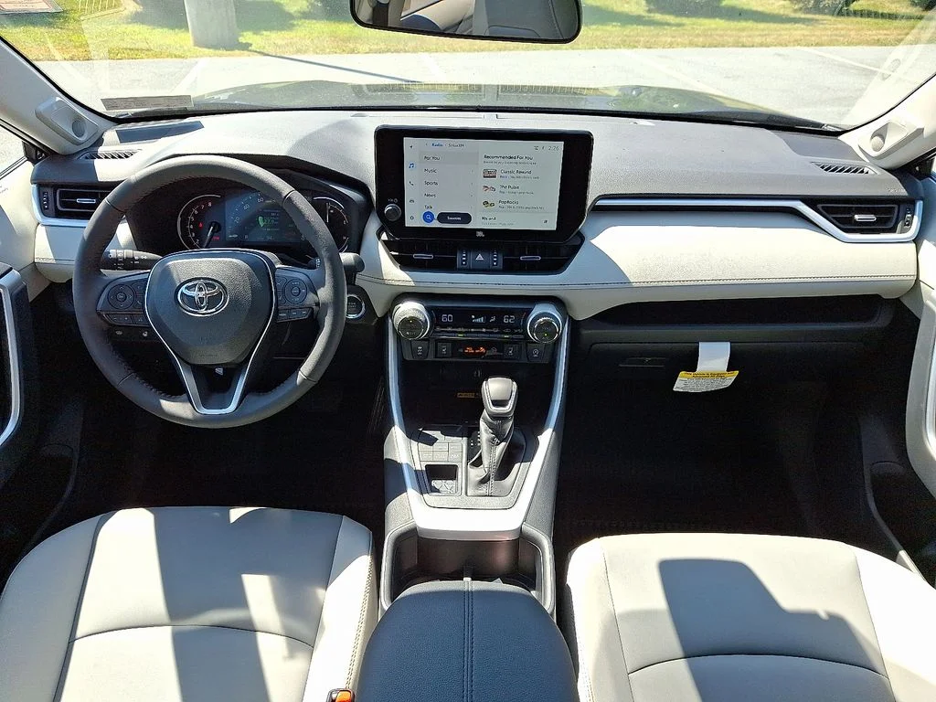 2025 Toyota RAV4 XLE Premium - Photo 10