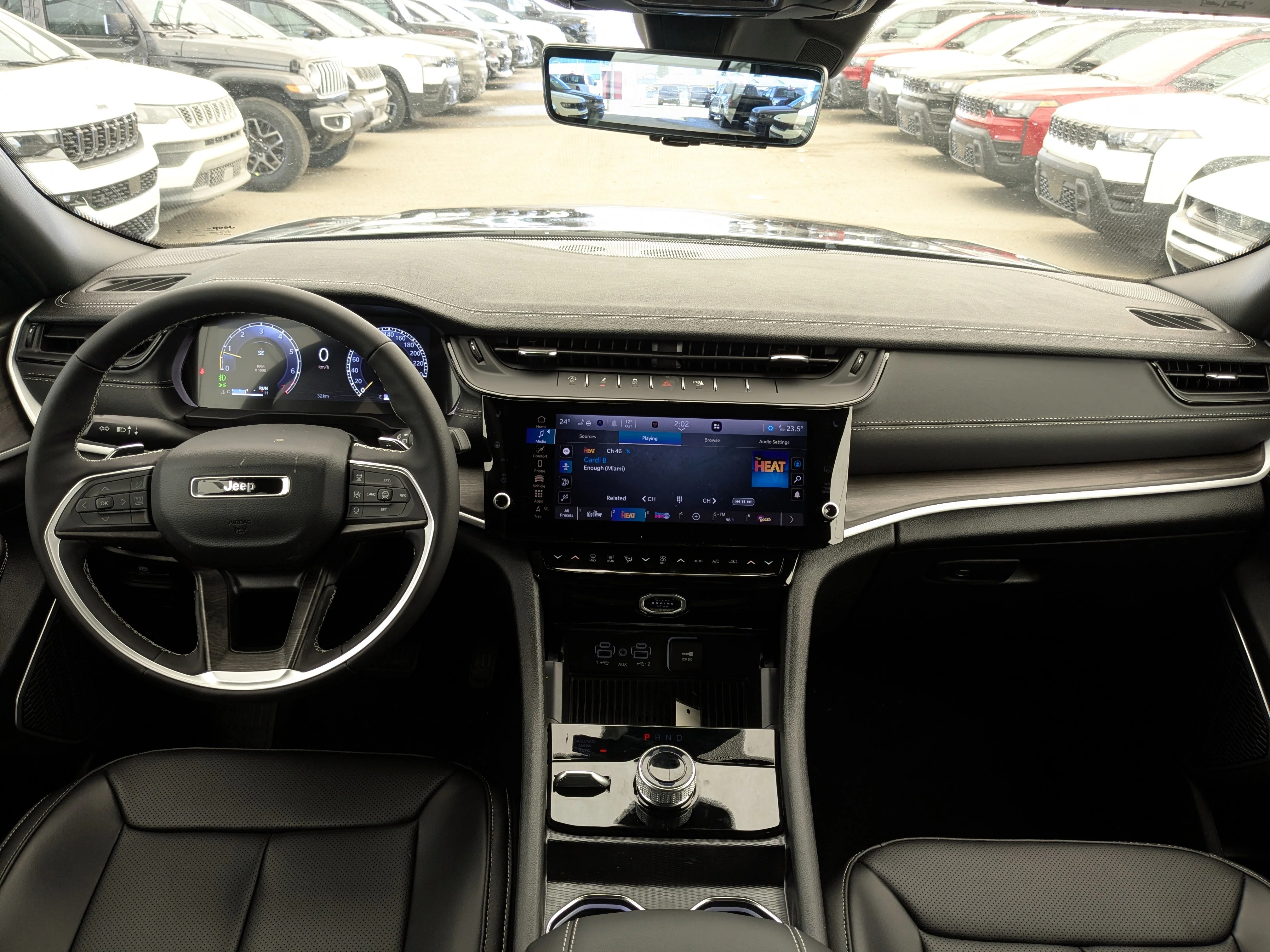 New 2026 Grey Jeep Limited - -Panoramic Sunroof - Limited Altitude Pack - 20 Gloss Black Wheels - Luxury Tch II & More image 24