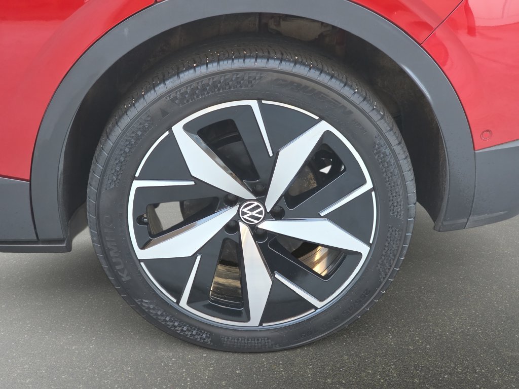 Used 2023 Red Volkswagen Pro S image 36