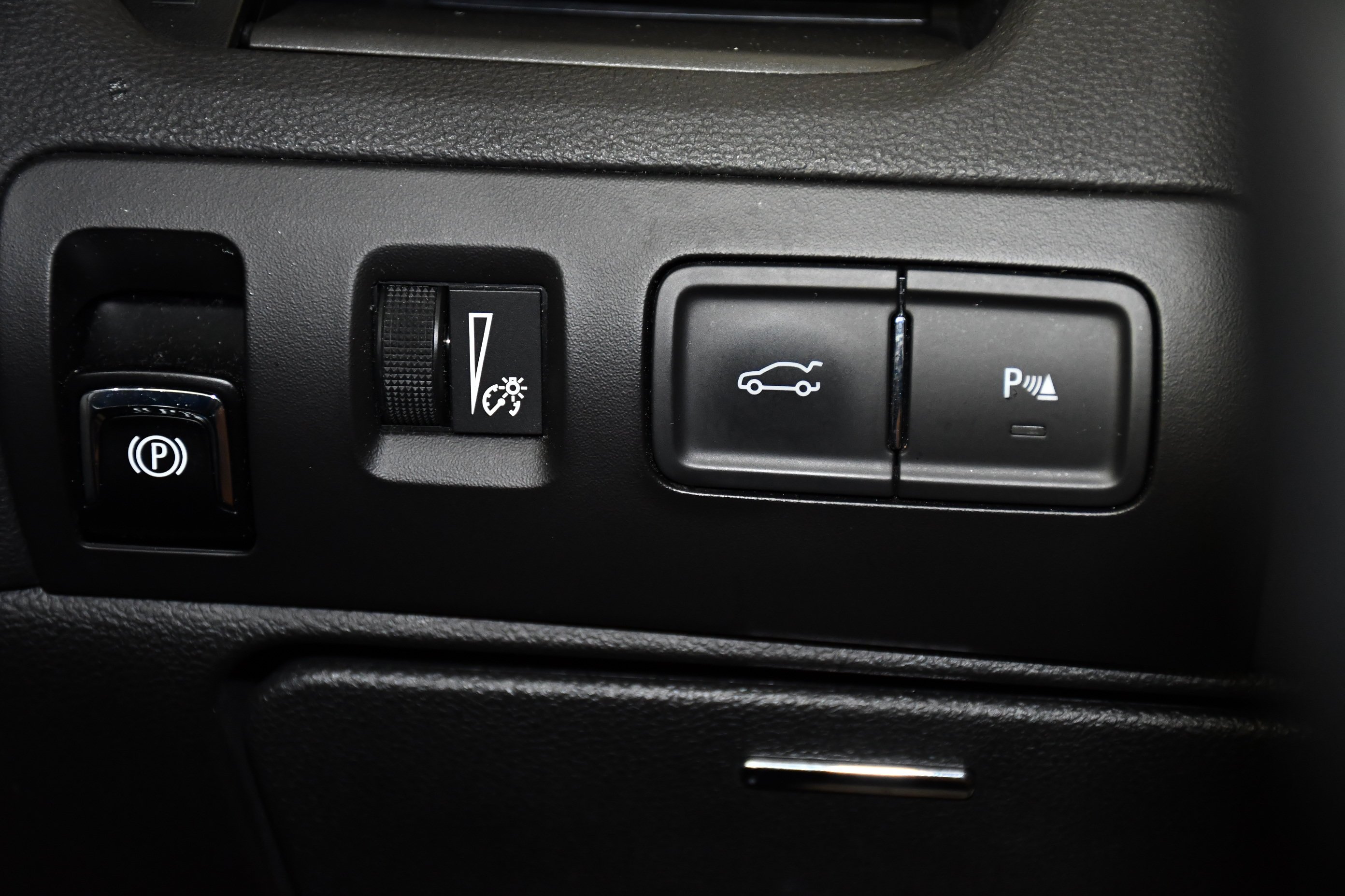 Used 2020 White Chevrolet Premier image 34