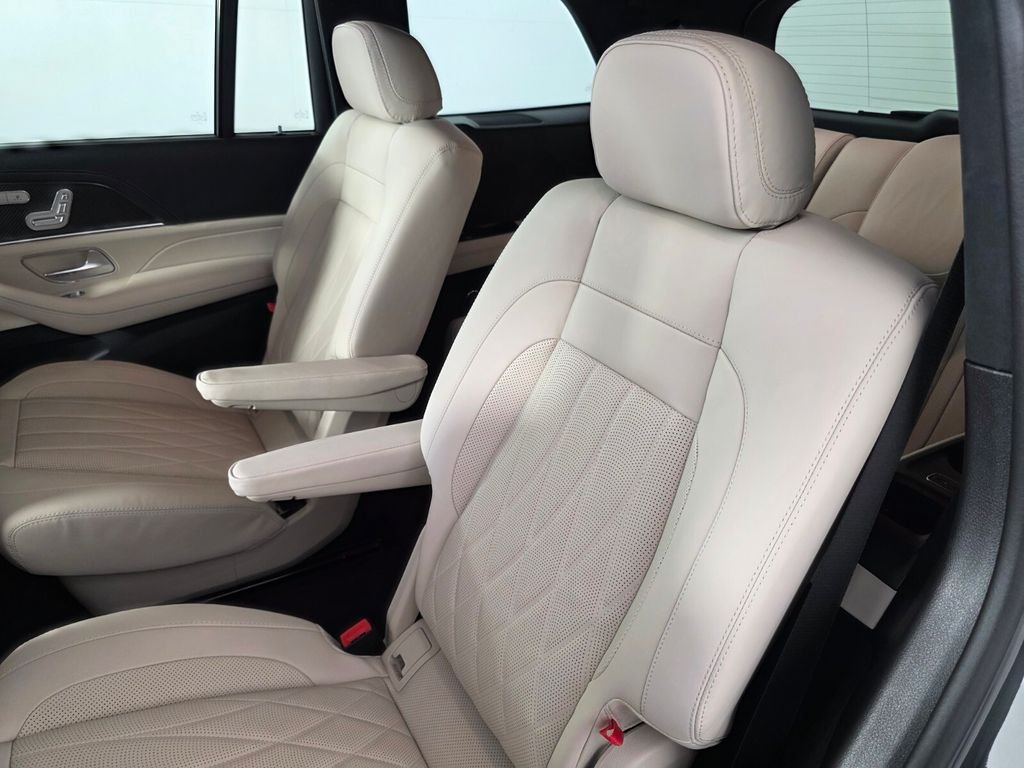 New 2026 MANUFAKTUR Silicon Grey Mercedes-Benz AMG® GLS 63 4MATIC+ SUV image 13