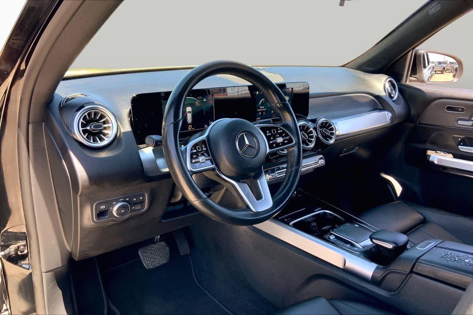 Used 2023 Night Black Mercedes-Benz GLB 250 image 17