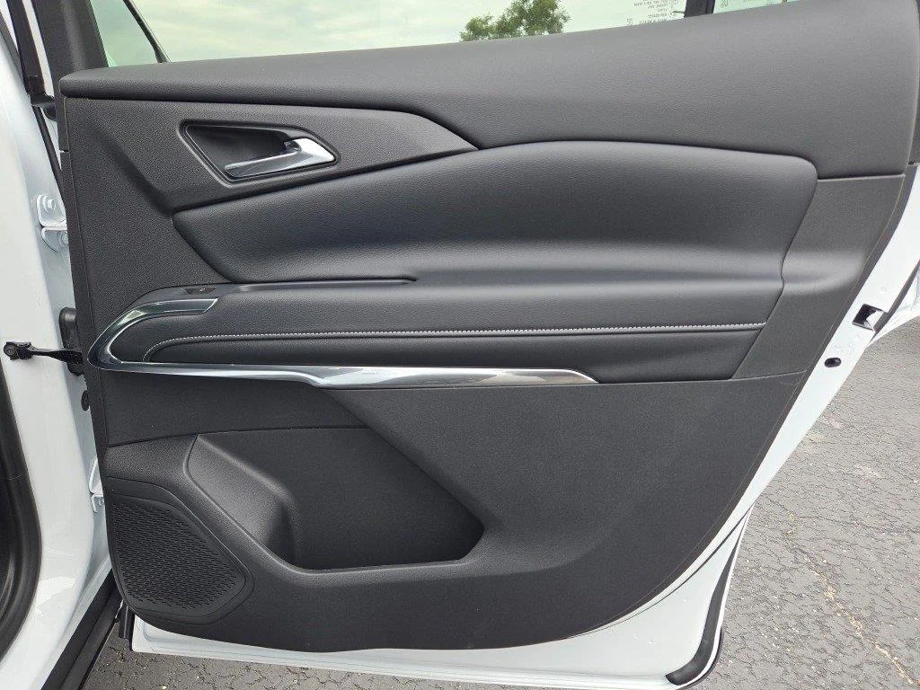 2027 Chevrolet Traverse LT - Photo 9