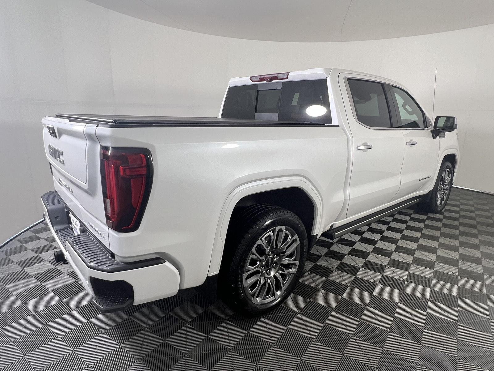 Used 2024 White Frost Tricoat GMC Denali Ultimate image 38