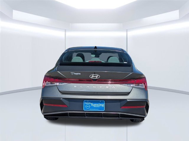 Used 2025 Gray Hyundai SEL Convenience image 5