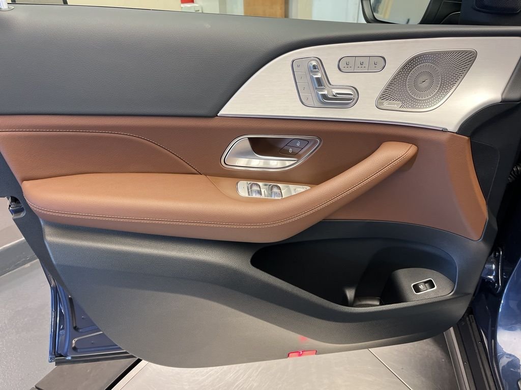 2026 Mercedes-Benz GLS Base - Photo 11