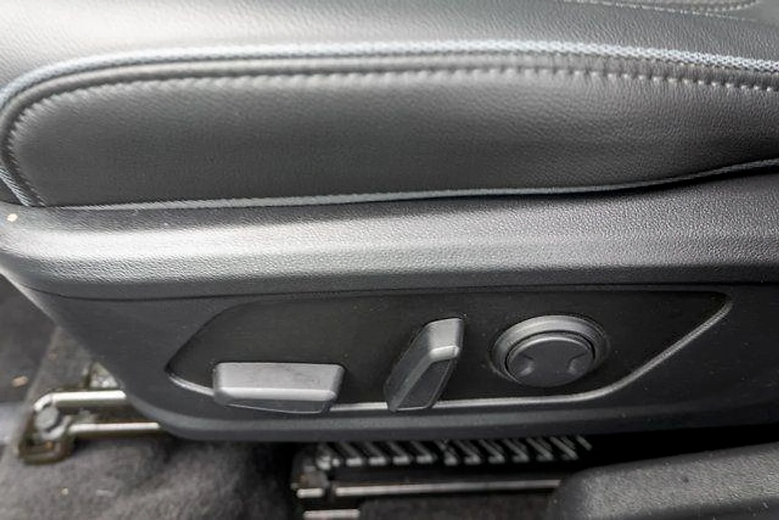 Used 2025 Shimmering Silver Hyundai Limited image 20