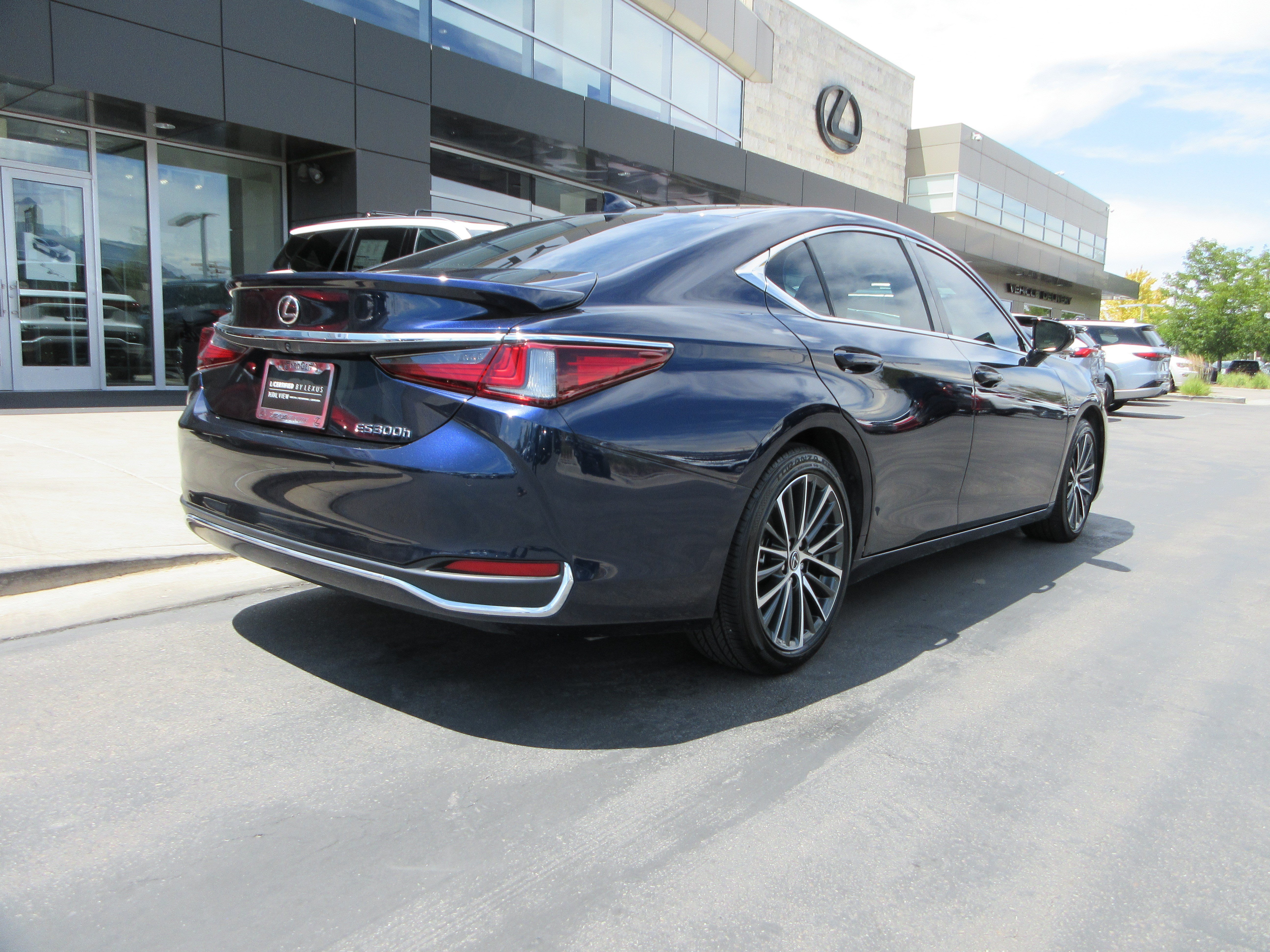 Used 2025 Nightfall Mica Lexus 300h image 9