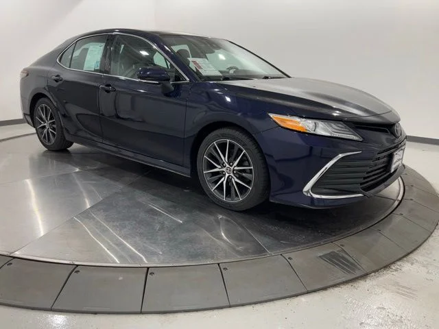 Used 2021  Toyota XLE image 7