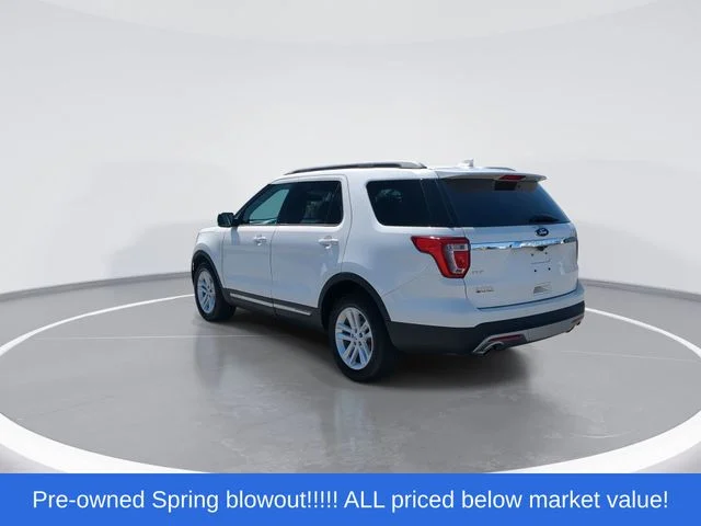 Used 2017 White Ford XLT image 6