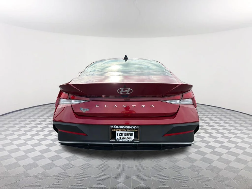 Used 2024 Red Hyundai SEL image 6