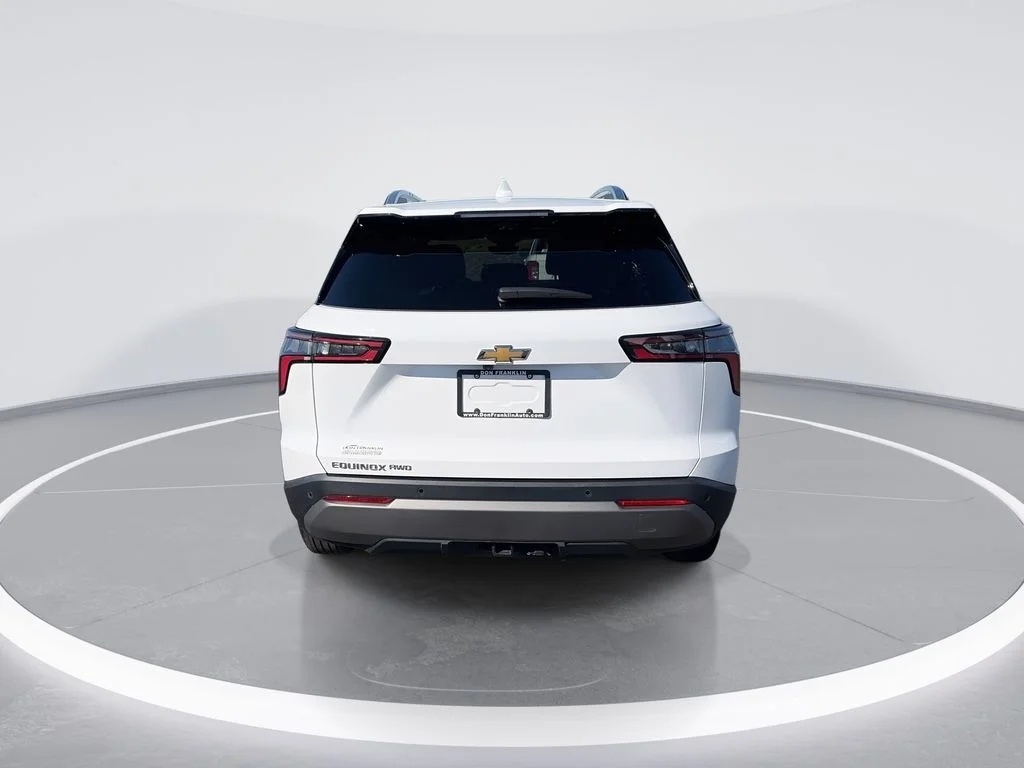 Used 2025 White Chevrolet LT image 7