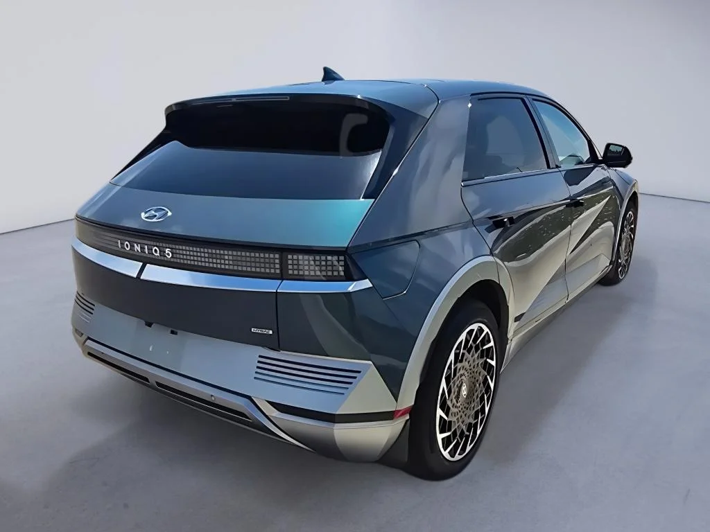 Used 2023 Digital Teal Hyundai Limited image 5
