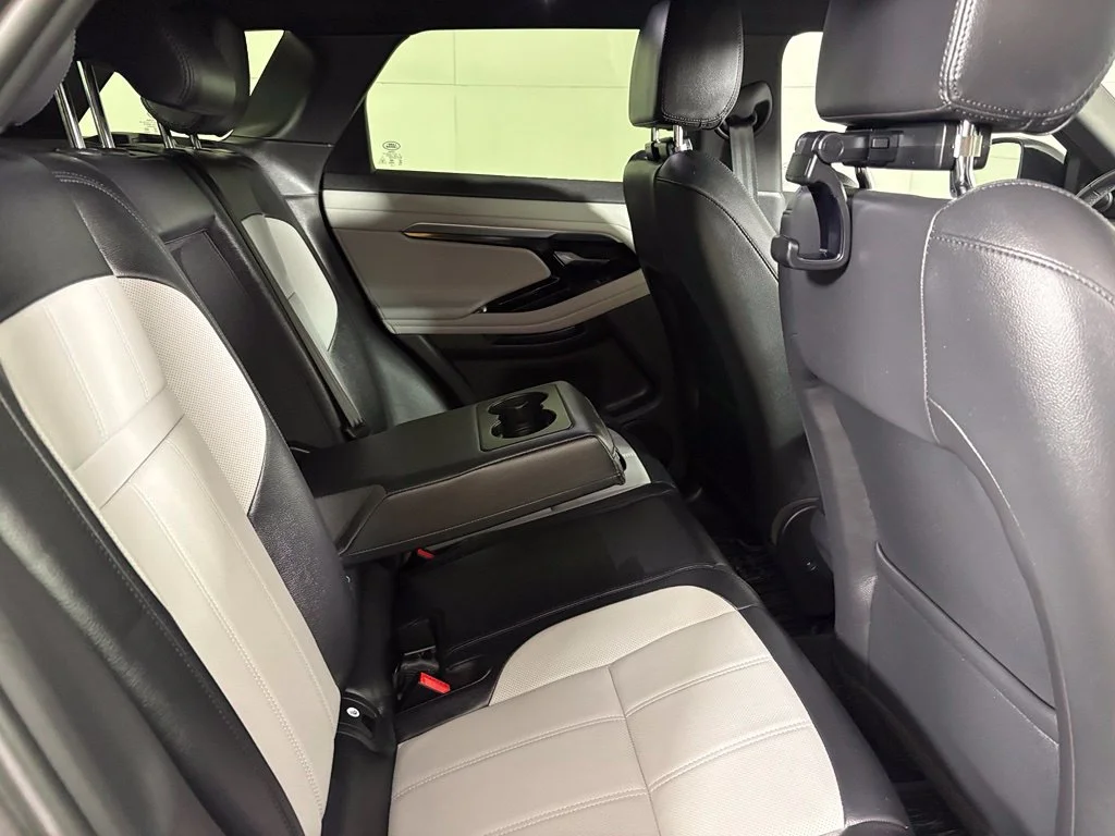 Used 2022 Silver Land Rover Dynamic image 17
