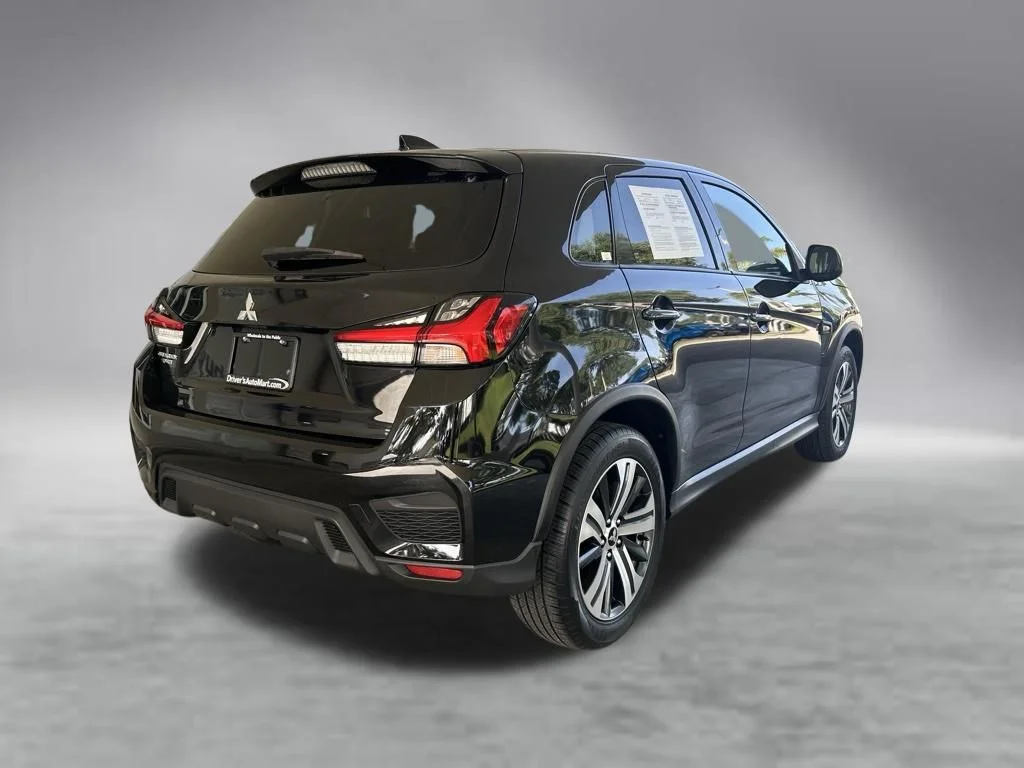 Used 2021 Black Mitsubishi 2.0 ES image 3