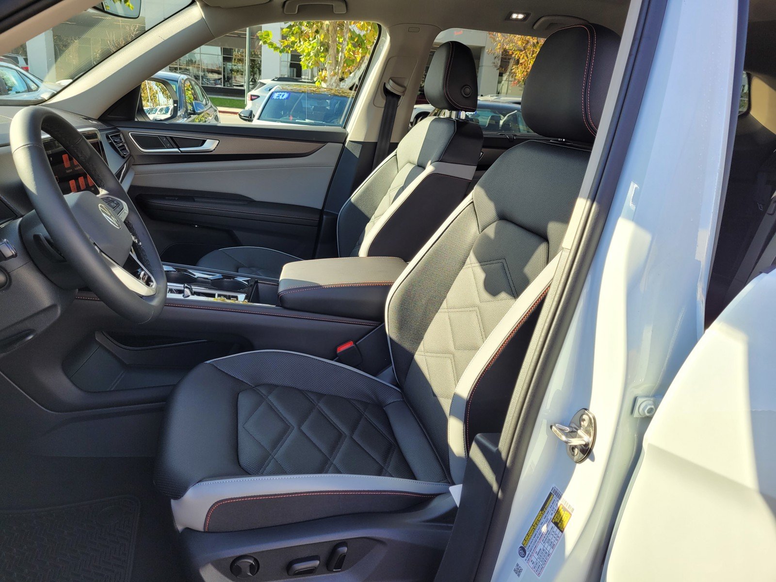 2025 Volkswagen Atlas Atlas Peak Edition - Photo 9