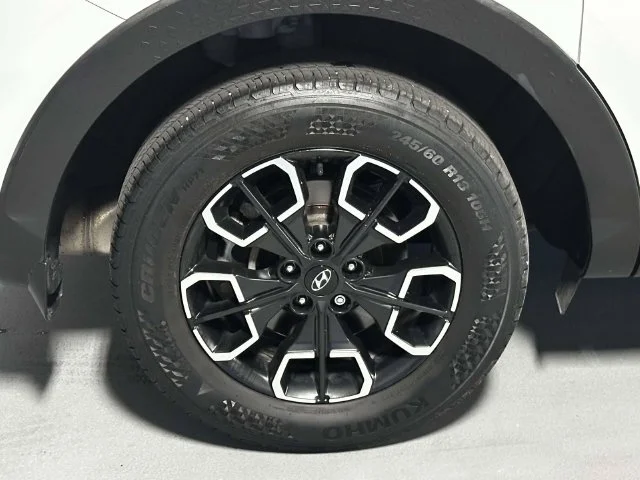 Used 2022 Ice White Hyundai SEL image 12