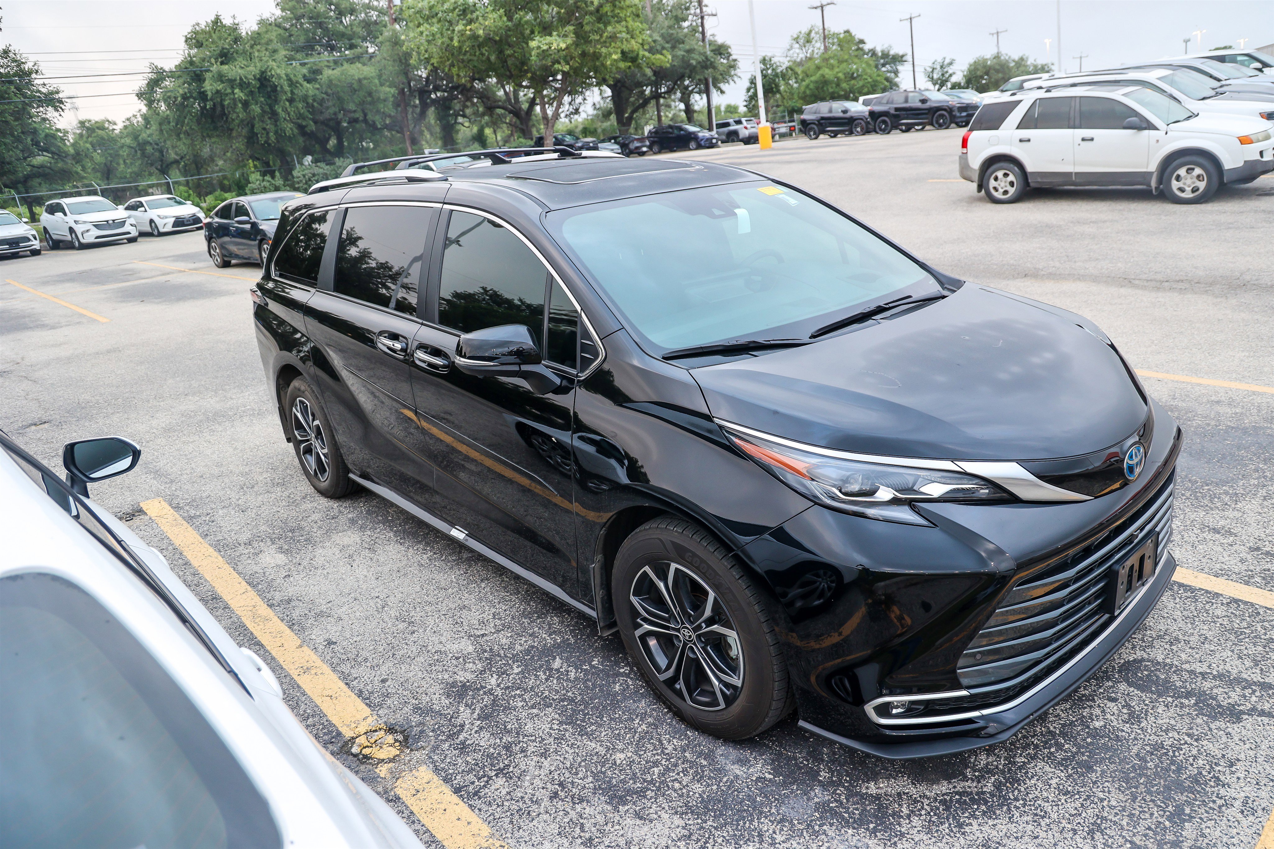 Used 2025 MIDNIGHT BLACK ME Toyota Platinum image 6