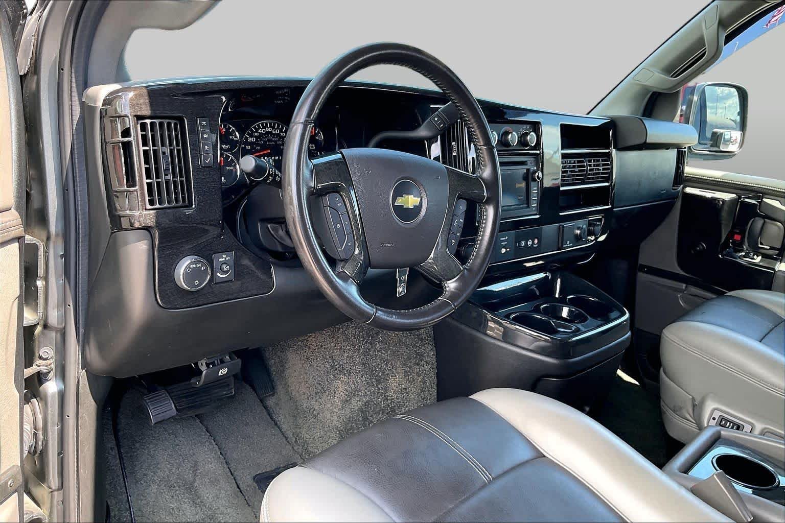 Used 2017 Cyber Gray Metallic Chevrolet  image 14